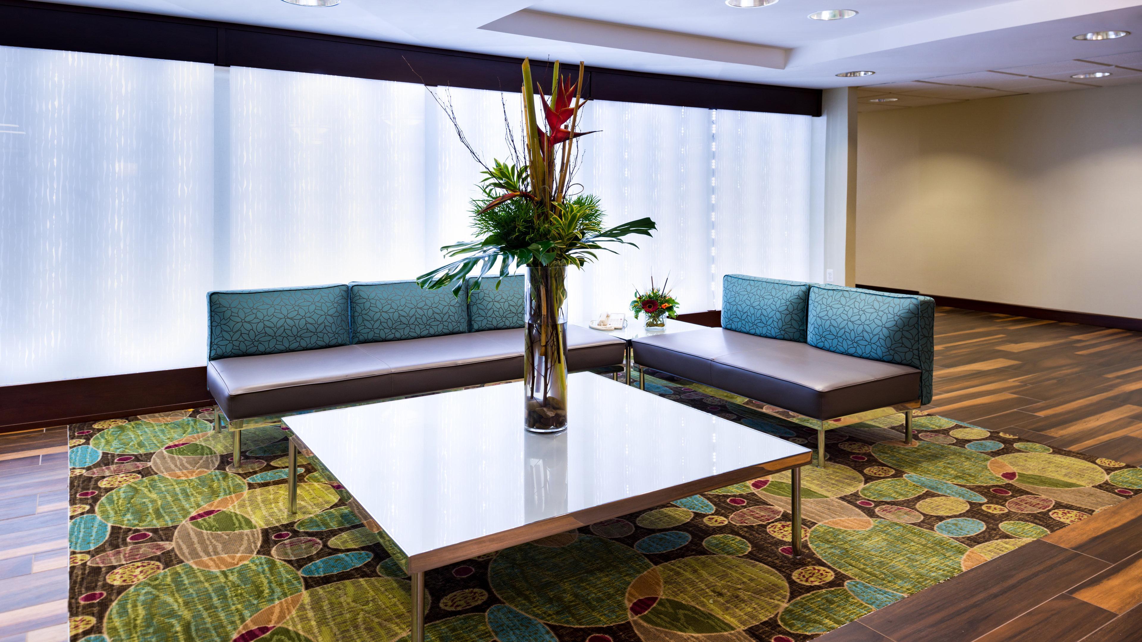 Holiday Inn Hotel & Suites Warren By Ihg Exterior photo
