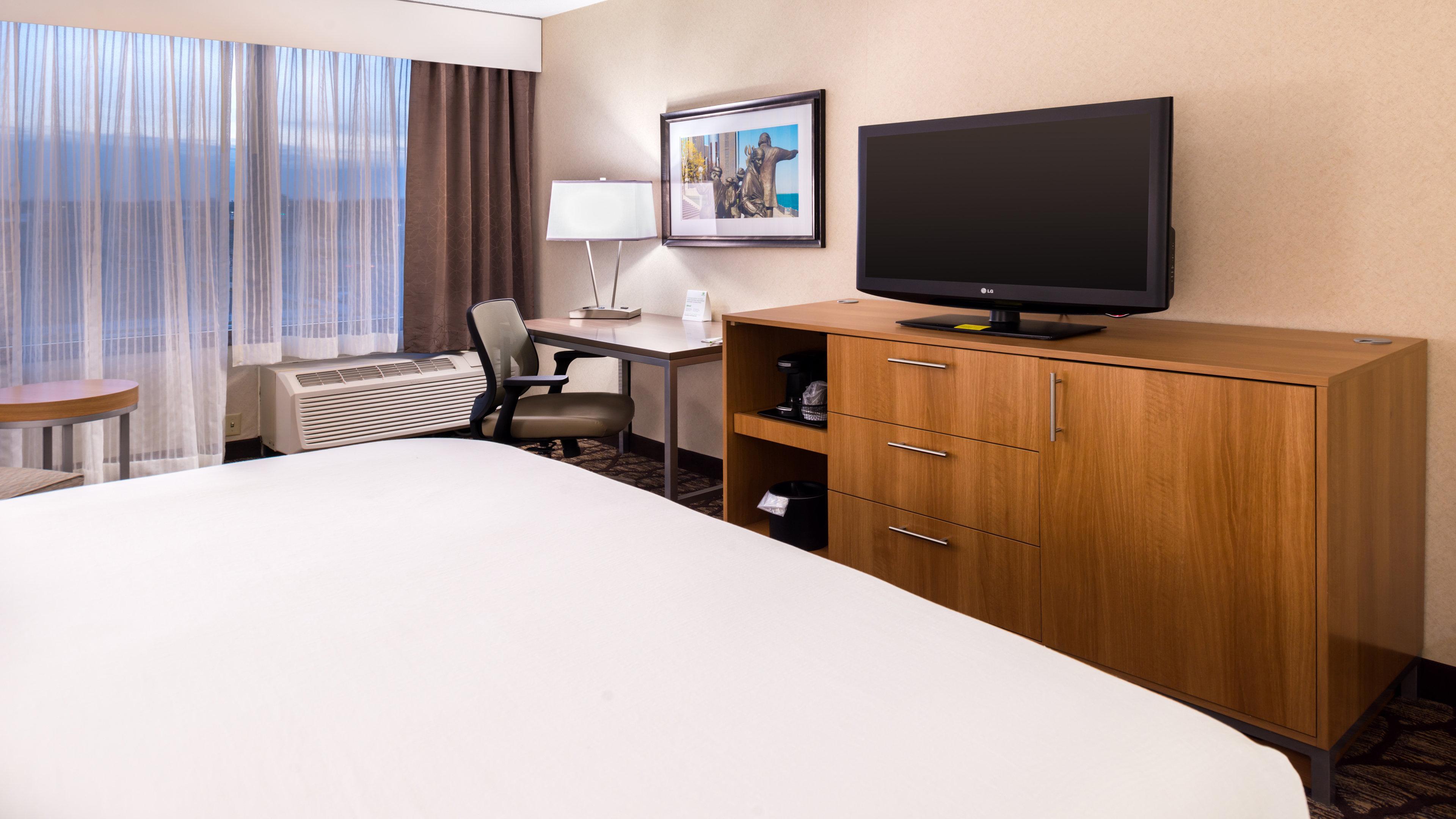Holiday Inn Hotel & Suites Warren By Ihg Exterior photo