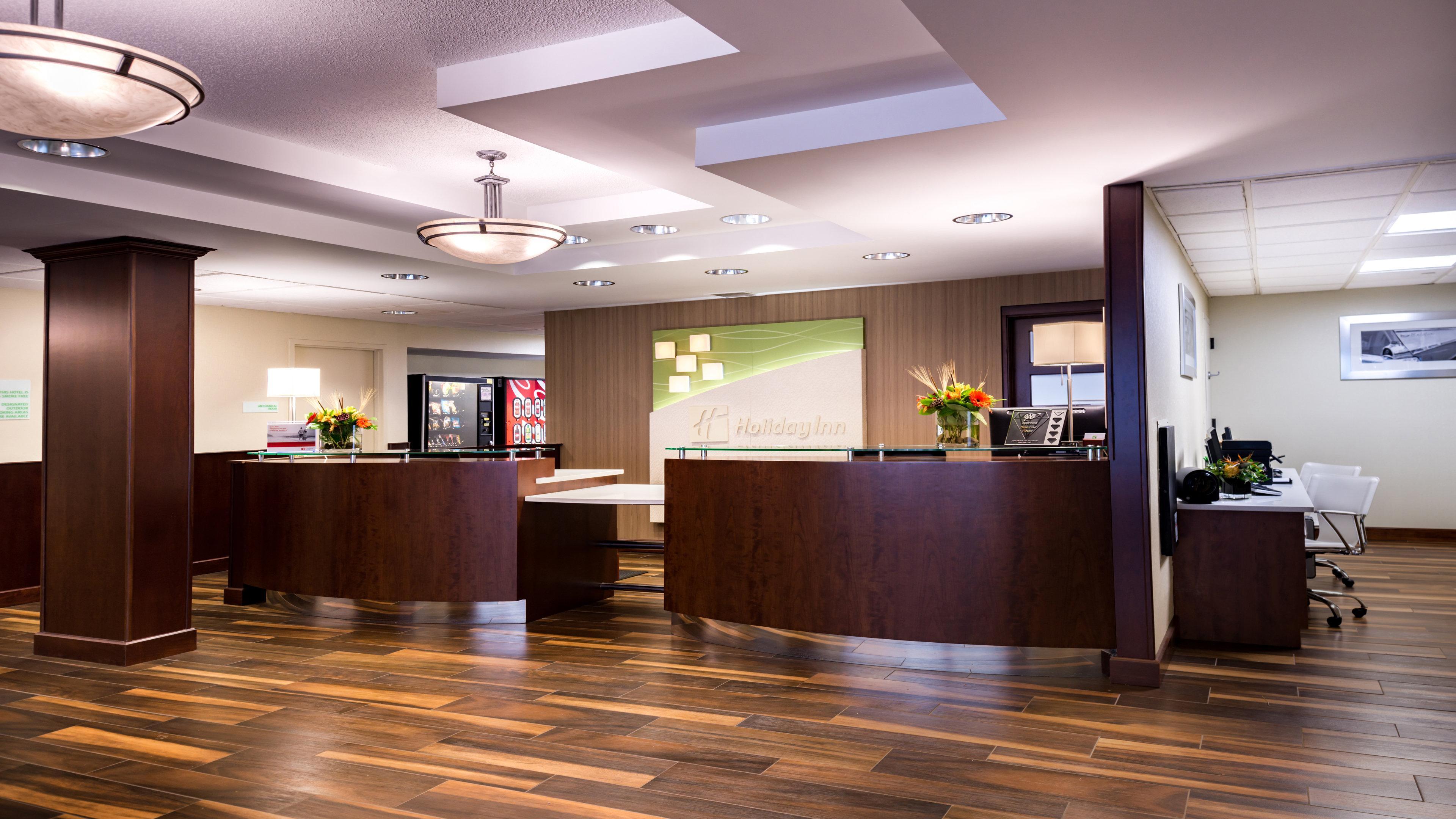 Holiday Inn Hotel & Suites Warren By Ihg Exterior photo
