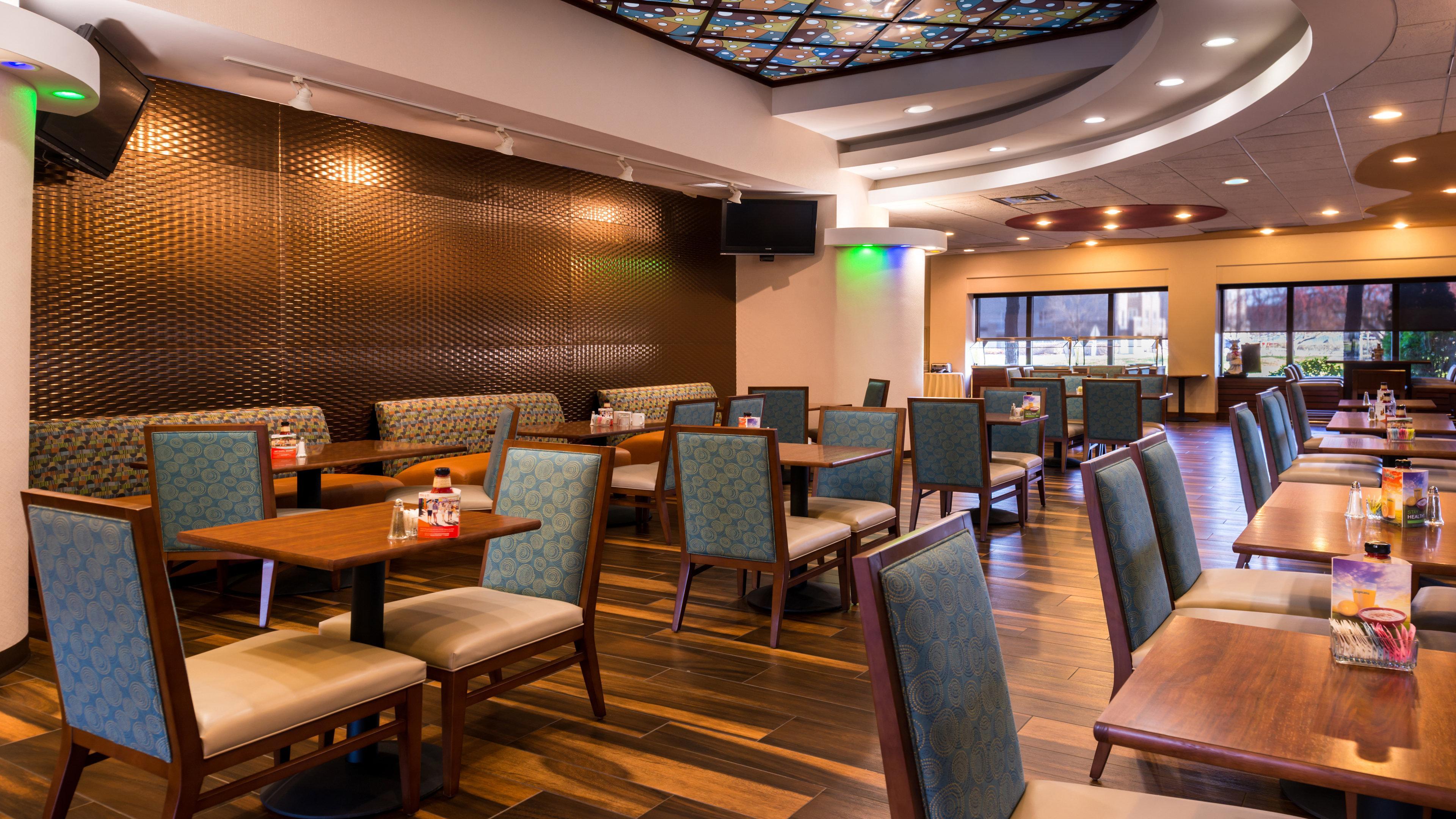 Holiday Inn Hotel & Suites Warren By Ihg Exterior photo