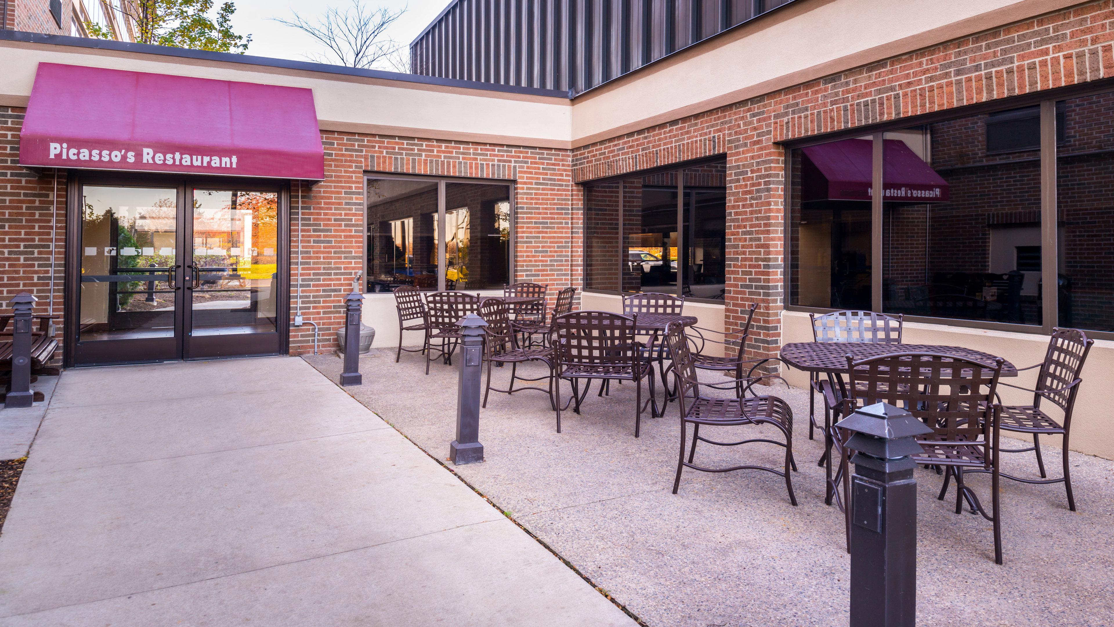 Holiday Inn Hotel & Suites Warren By Ihg Exterior photo