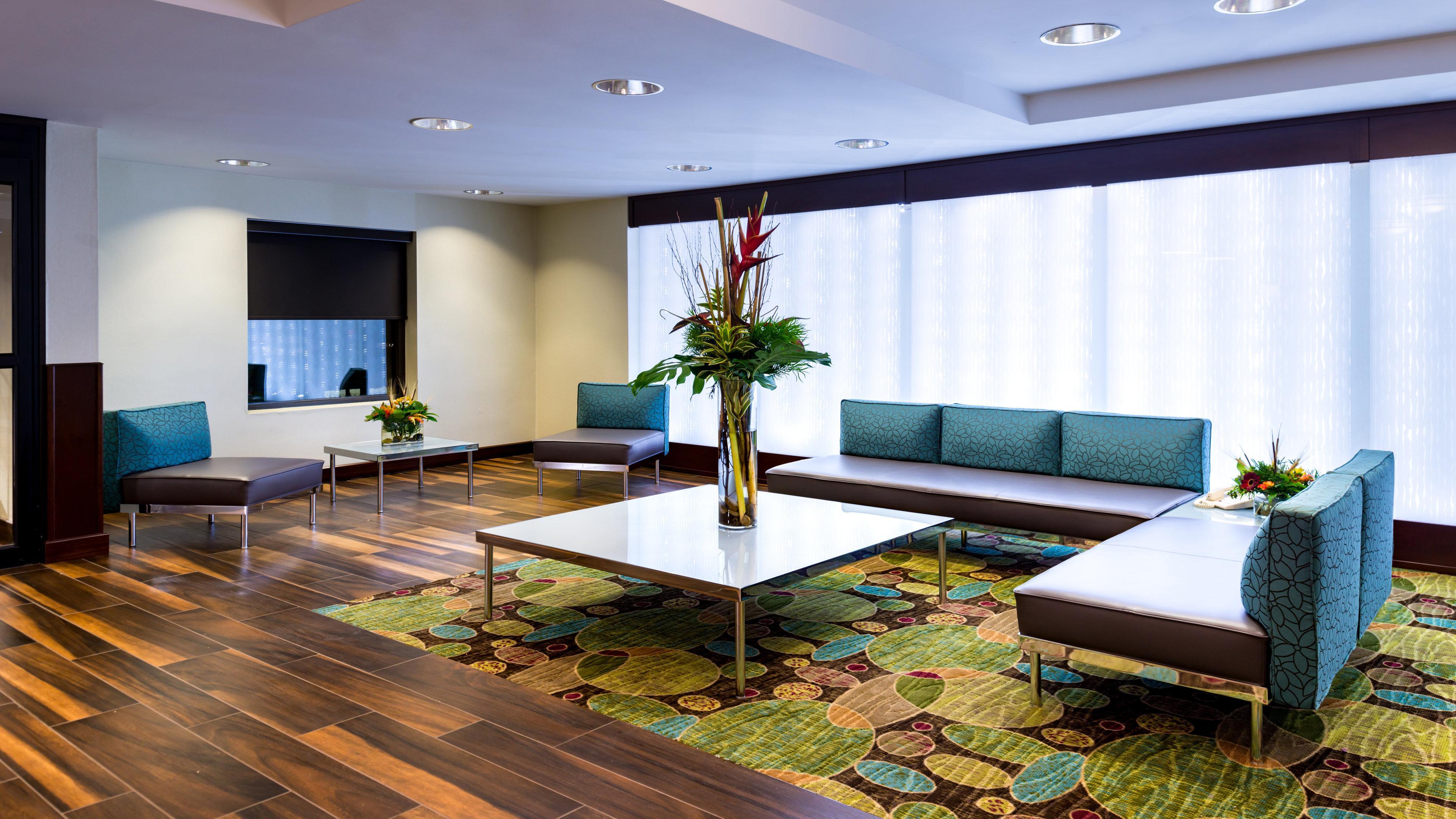Holiday Inn Hotel & Suites Warren By Ihg Exterior photo