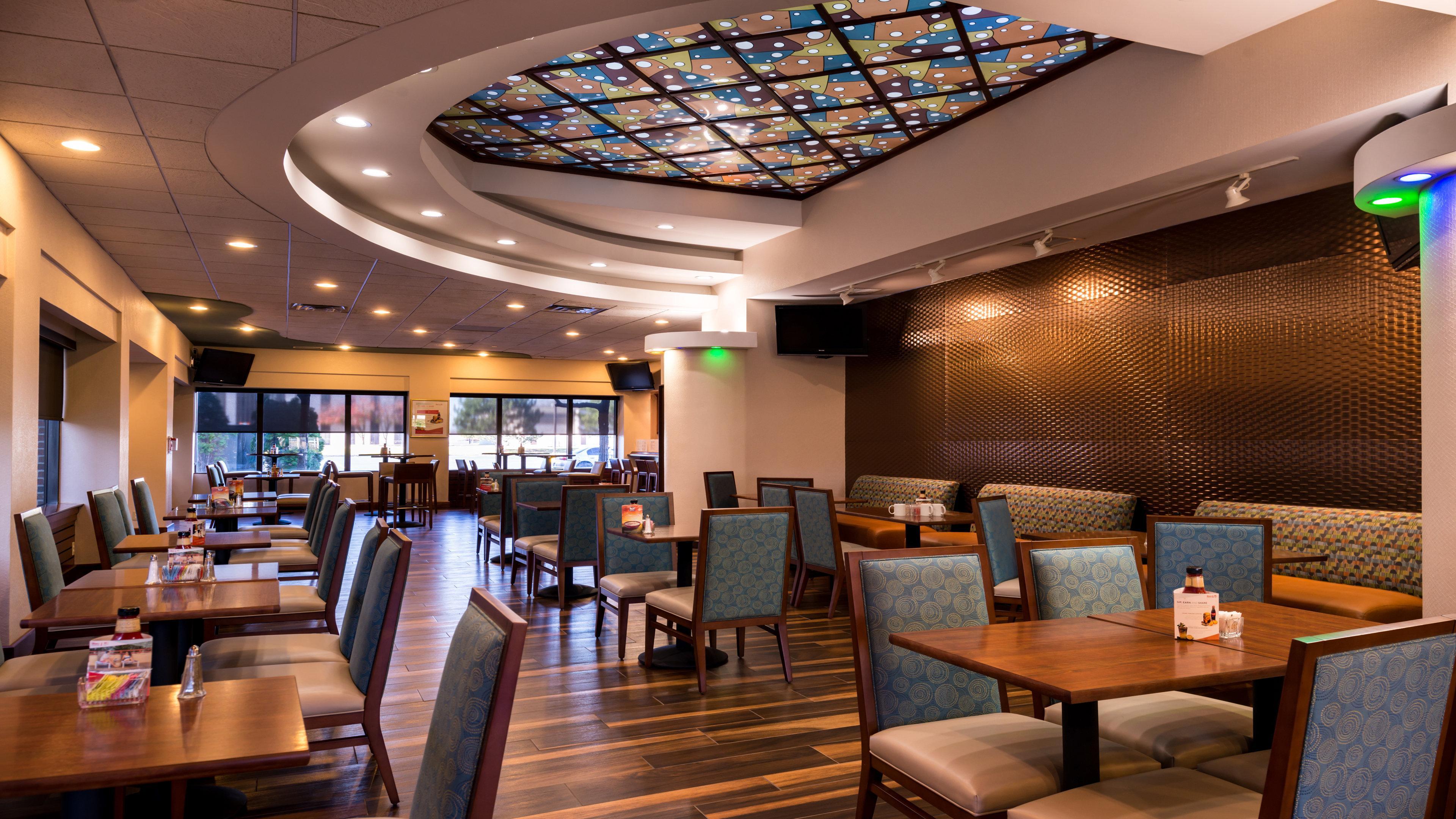 Holiday Inn Hotel & Suites Warren By Ihg Exterior photo