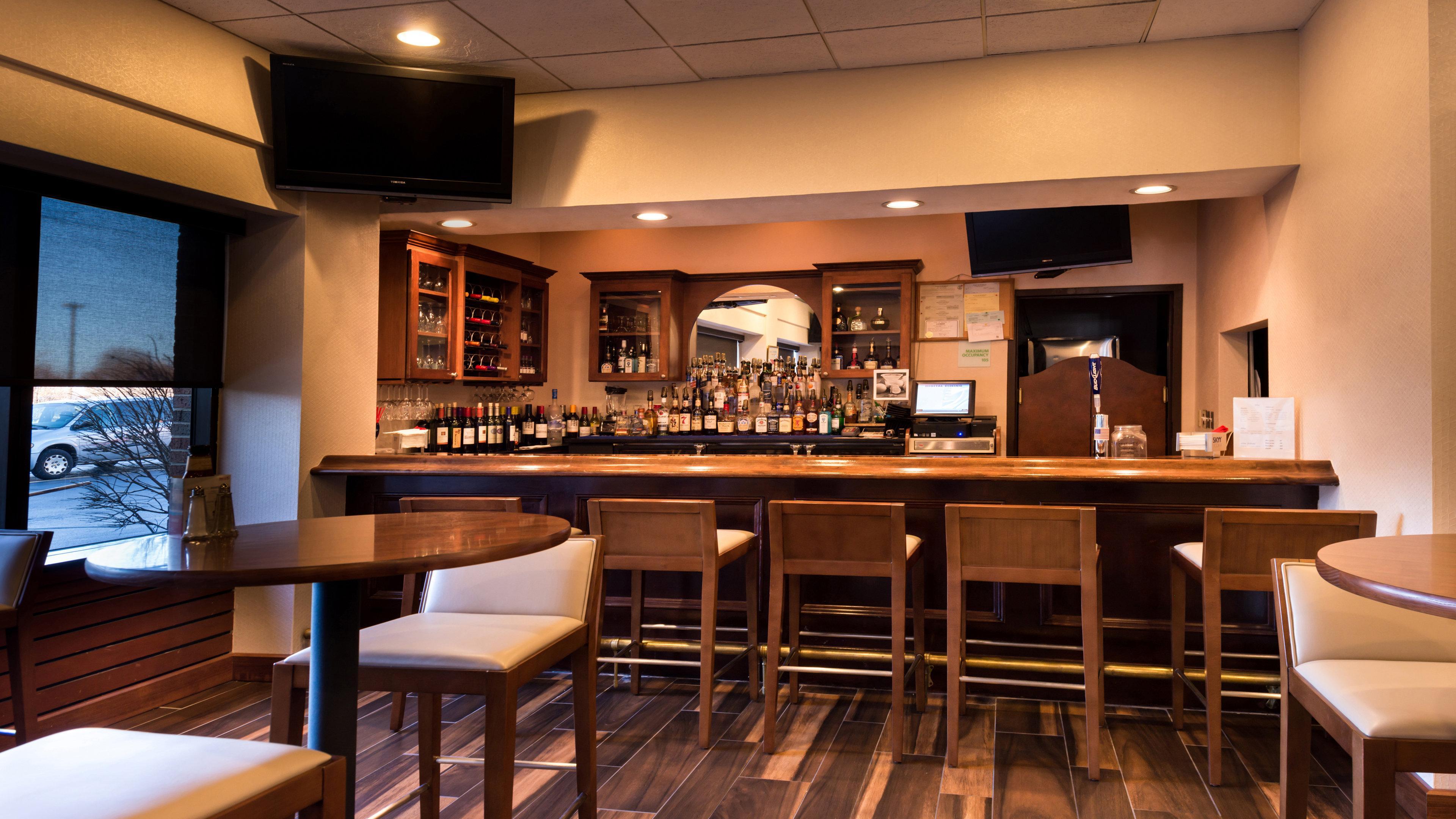 Holiday Inn Hotel & Suites Warren By Ihg Exterior photo