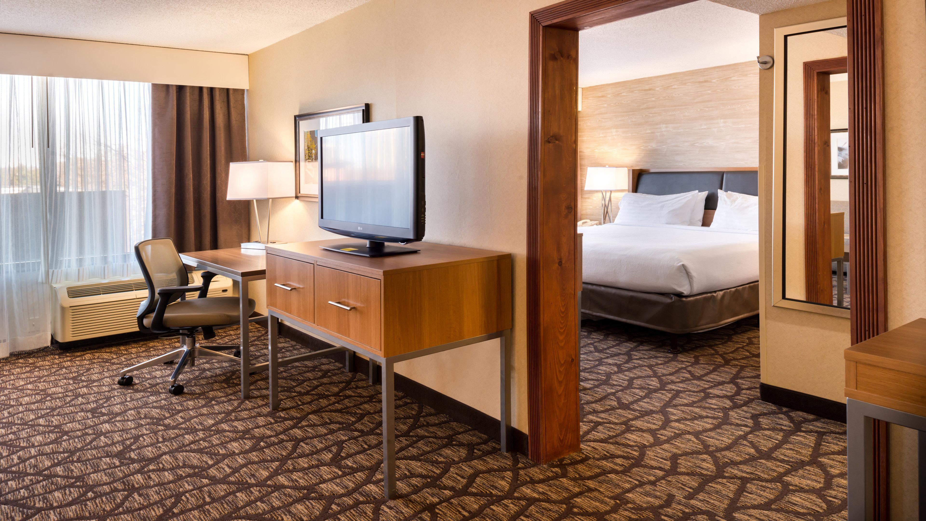 Holiday Inn Hotel & Suites Warren By Ihg Exterior photo