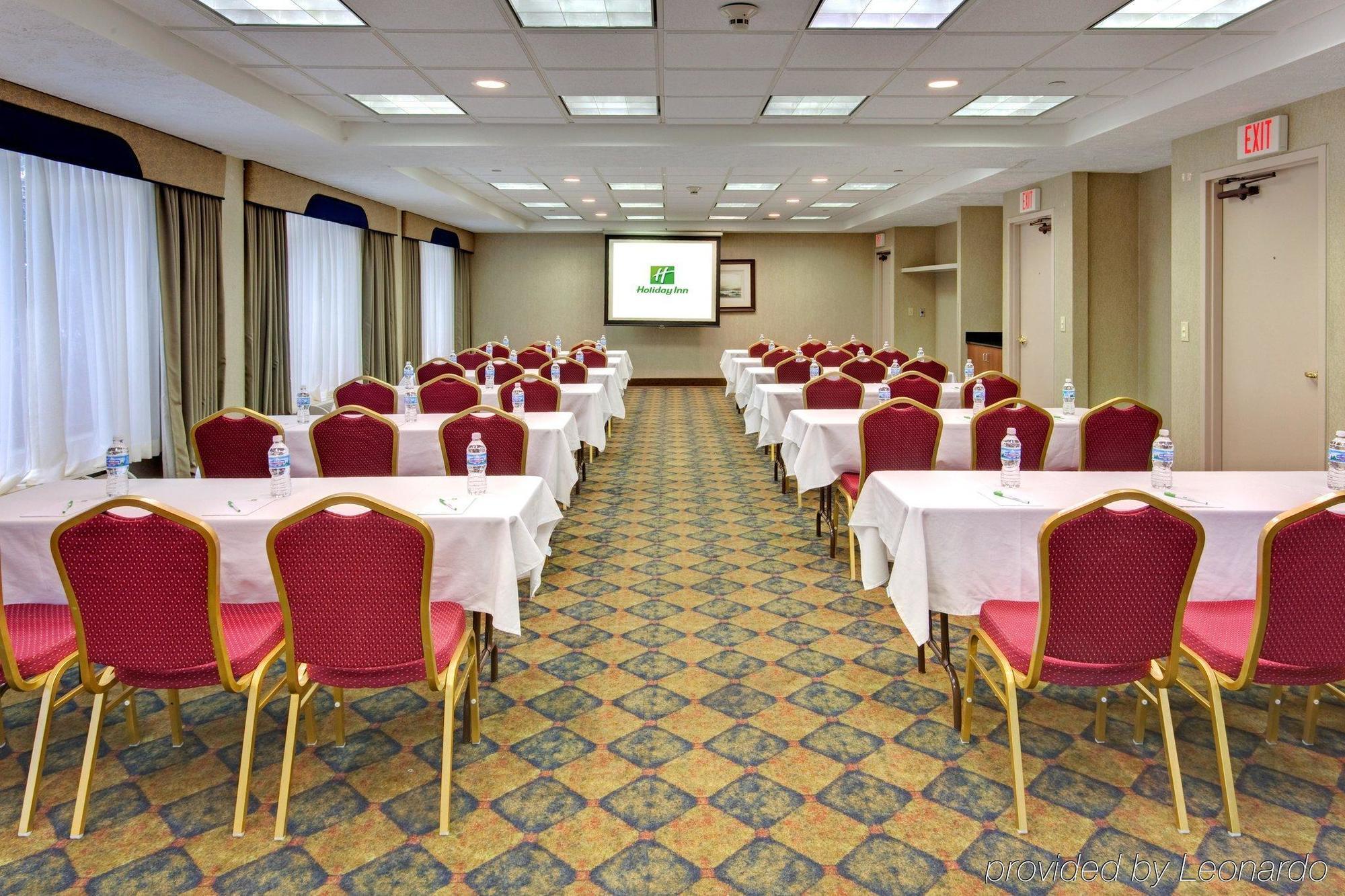 Holiday Inn Hotel & Suites Warren By Ihg Exterior photo