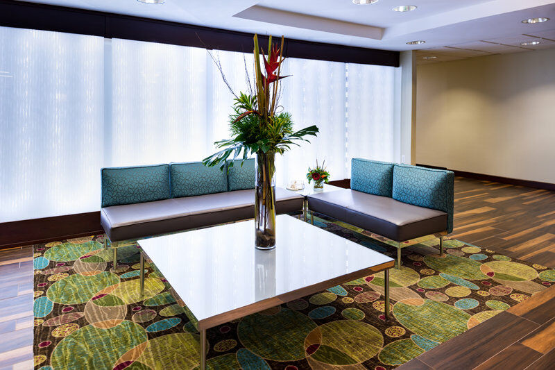 Holiday Inn Hotel & Suites Warren By Ihg Exterior photo